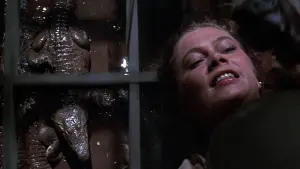 Задник к фильму "Роман с камнем" #265461