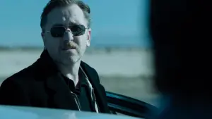 Задник к фильму "Святым тут не место" #335952