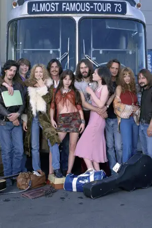 Постер к фильму "Почти знаменит" #695459