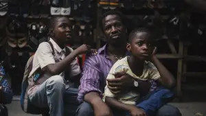 Видео к фильму My Father's Shadow | My Father's Shadow director Akinola Davies Jr. on the importance of family