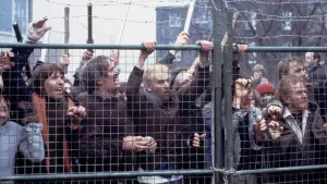 Задник к фильму "Нити" #491077