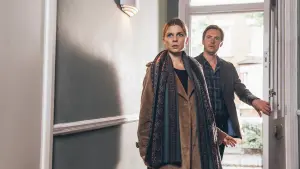 Задник к фильму "Этажом ниже" #352700