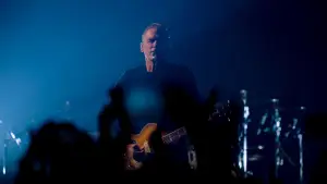 Задник к фильму "Bryan Adams: Live At The Royal Albert Hall" #856687