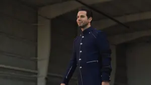 Задник к фильму "Тайное общество младших монарших особ" #269210