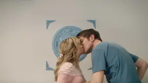 Задник к фильму "Девушка, подающая надежды" #629553