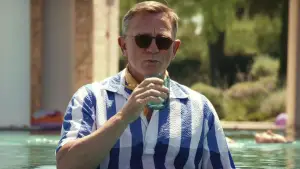 Задник к фильму "Достать ножи: Стеклянная луковица" #592397