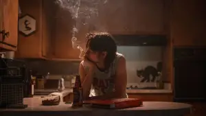 Задник к фильму "Любовь истекает кровью" #556673