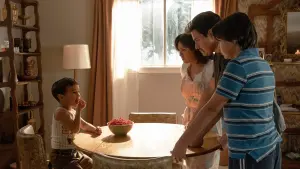 Задник к фильму "Обжигающе горячий" #176540