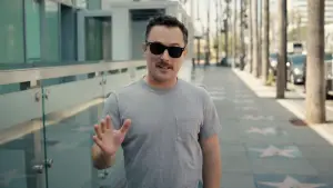 Задник к фильму "Dave vs. Hollywood" #912393