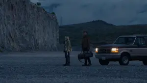 Задник к фильму "Он - это пуля" #322502