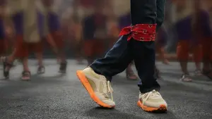 Задник к фильму "Финансовая пирамида" #495117