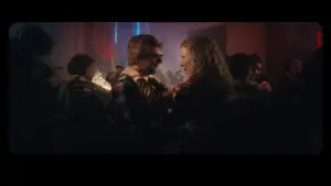 Задник к фильму "How to Be Normal and the Oddness of the Other World" #781584