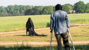 Задник к фильму "Женщина во дворе" #612756