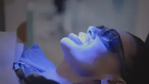 Задник к фильму "Des dents blanches... au rire jaune !" #774161