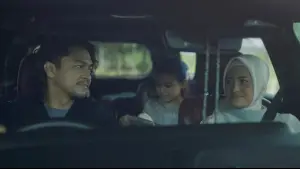 Задник к фильму "La Tahzan: Cinta, Dosa, Luka..." #672837