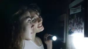 Задник к фильму "Сырое" #243061