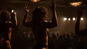 Задник к фильму "Любовь истекает кровью" #434521