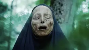 Задник к фильму "Мать мух" #551132