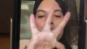 Задник к фильму "Put your soul on your hand and walk" #624820