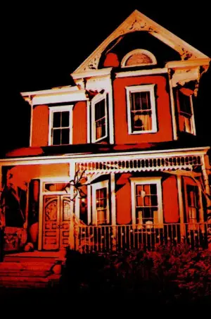 Постер к фильму "Хэллоуин убивает" #722174