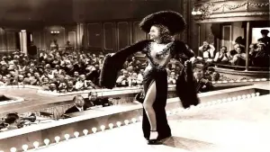 Задник к фильму "Куколка" #497436