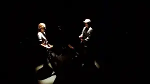 Задник к фильму "Истекающий кровью" #691529