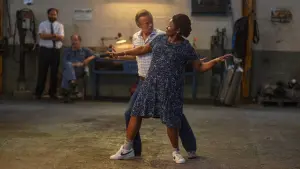 Задник к фильму "Парни не танцуют" #468263