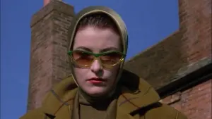 Задник к фильму "Логово белого червя" #349201