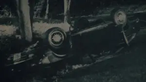 Задник к фильму "Неуязвимый" #695334