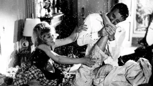 Задник к фильму "Выстрел в темноте" #229132