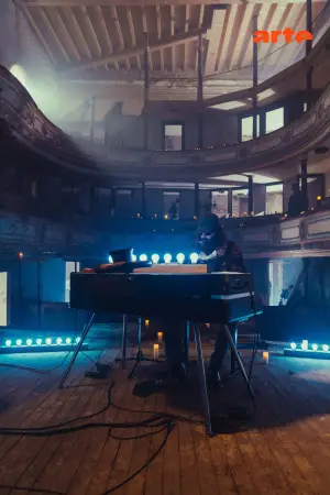 Постер к фильму "Sébastien Tellier au Théâtre de Mirecourt - Passengers"