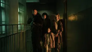 Задник к фильму "Тайлер Рейк: Операция по спасению 2" #169685