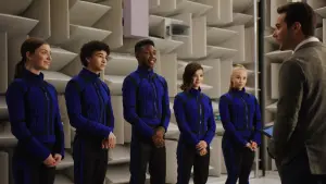 Задник к фильму "Тайное общество младших монарших особ" #269197