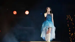 Задник к фильму "2024 IU HEREH WORLD TOUR CONCERT IN SEOUL" #871969