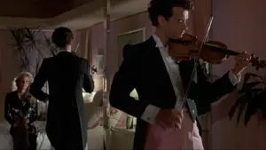 Задник к фильму "Человек в красном ботинке" #395717