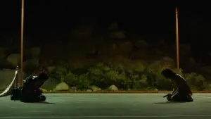 Задник к фильму "Любовь истекает кровью" #434549