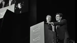 Задник к фильму "Неизменный: Майкл Дж. Фокс" #357894