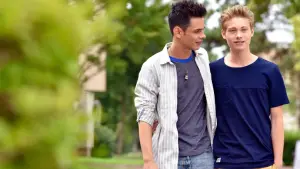 Задник к фильму "Поцелуи украдкой" #719589