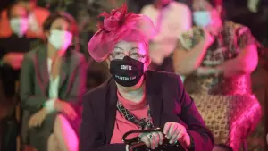 Задник к фильму "Безумное кино для взрослых" #378872