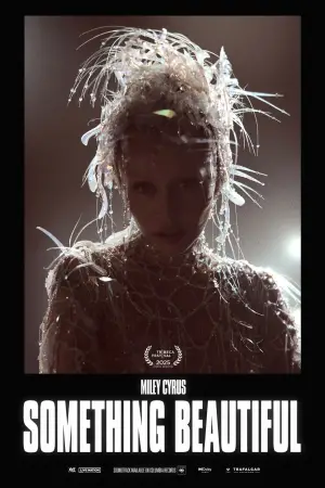 Постер к фильму "Майли Сайрус: Нечто красивое" #713940