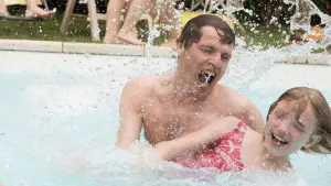 Задник к фильму "Щекотка" #212212