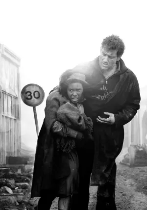 Постер к фильму "Дитя человеческое" #205141