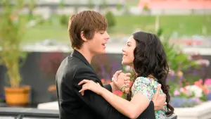 Задник к фильму "Классный мюзикл 3: Выпускной" #278601