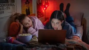 Задник к фильму "Roommates" #775001