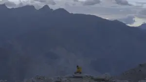Задник к фильму "REO: The Dangerous Peak" #832545
