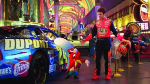 Задник к фильму "Луни Тюнз: Снова в деле" #326287