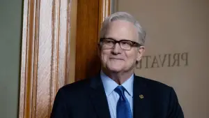 Задник к фильму "Элла Маккей" #509598