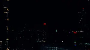 Задник к фильму "Мы все чужие" #503773