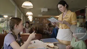 Видео к фильму Красный, белый и голубой | Behind the Scenes with Nazrin Choudhury