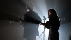 Задник к фильму "Боб Дилан: Никому не известный" #577608